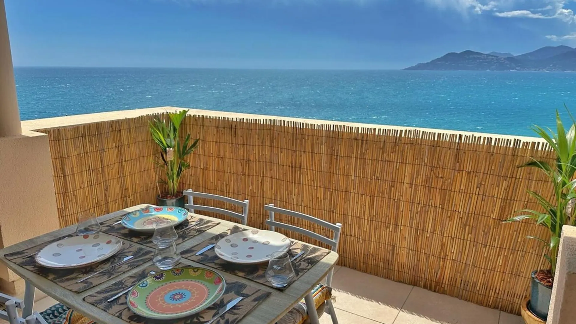 Appartement Le Seaview-Quiet-Swimming Pool-Car Park-Seafront à Cannes
