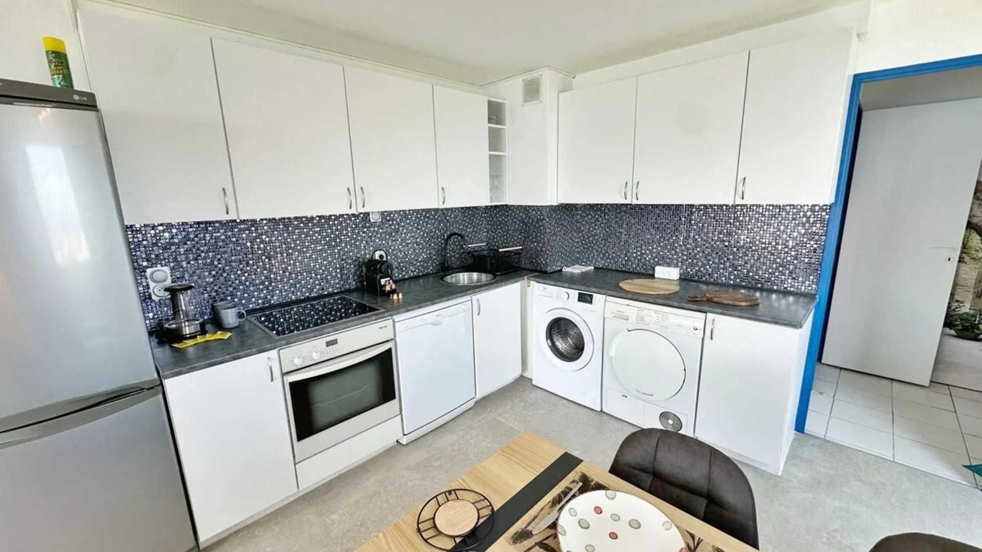 Appartement Le Seaview-Quiet-Swimming Pool-Car Park-Seafront à Cannes